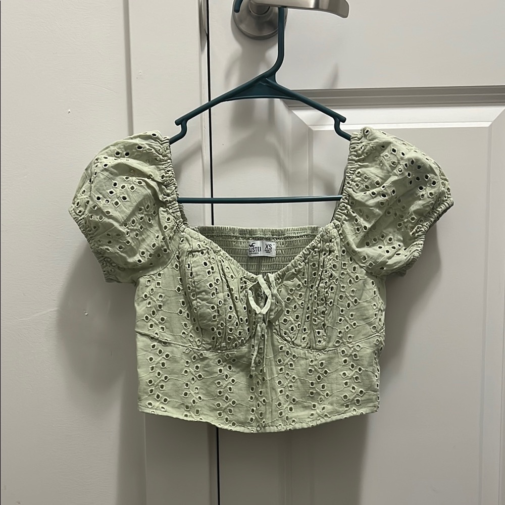 HOLLISTER New Green Eyelet Puff Sleeve Top